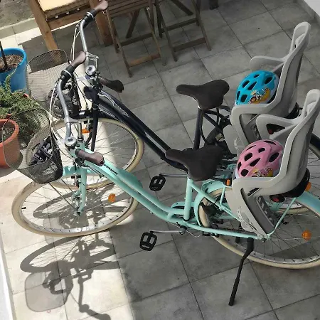 House, 2 Bikes, 2 Children's Bikes, Wifi, Big Terrace, Bbq, Family, Childfriendly Дом отдыха *