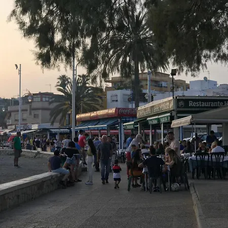 펜션 House, 2 Bikes, 2 Children's Bikes, Wifi, Big Terrace, Bbq, Family, Childfriendly 말라가